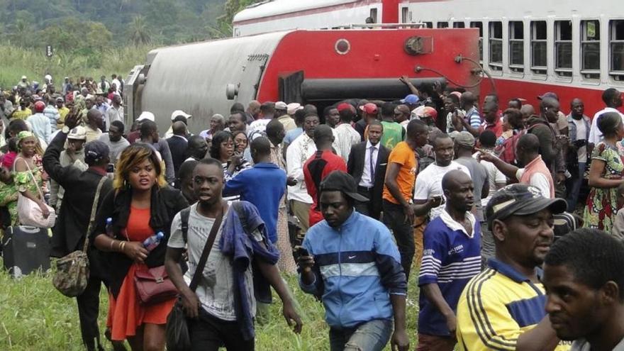 Al menos 55 muertos y más de 500 heridos al descarrilar un tren en Camerún