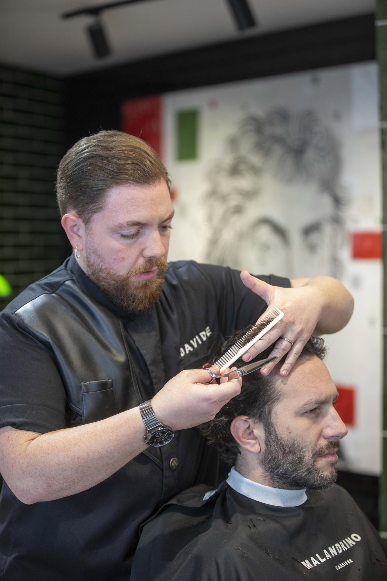 Una barbería de Santa Catalina, entre las diez mejores de España