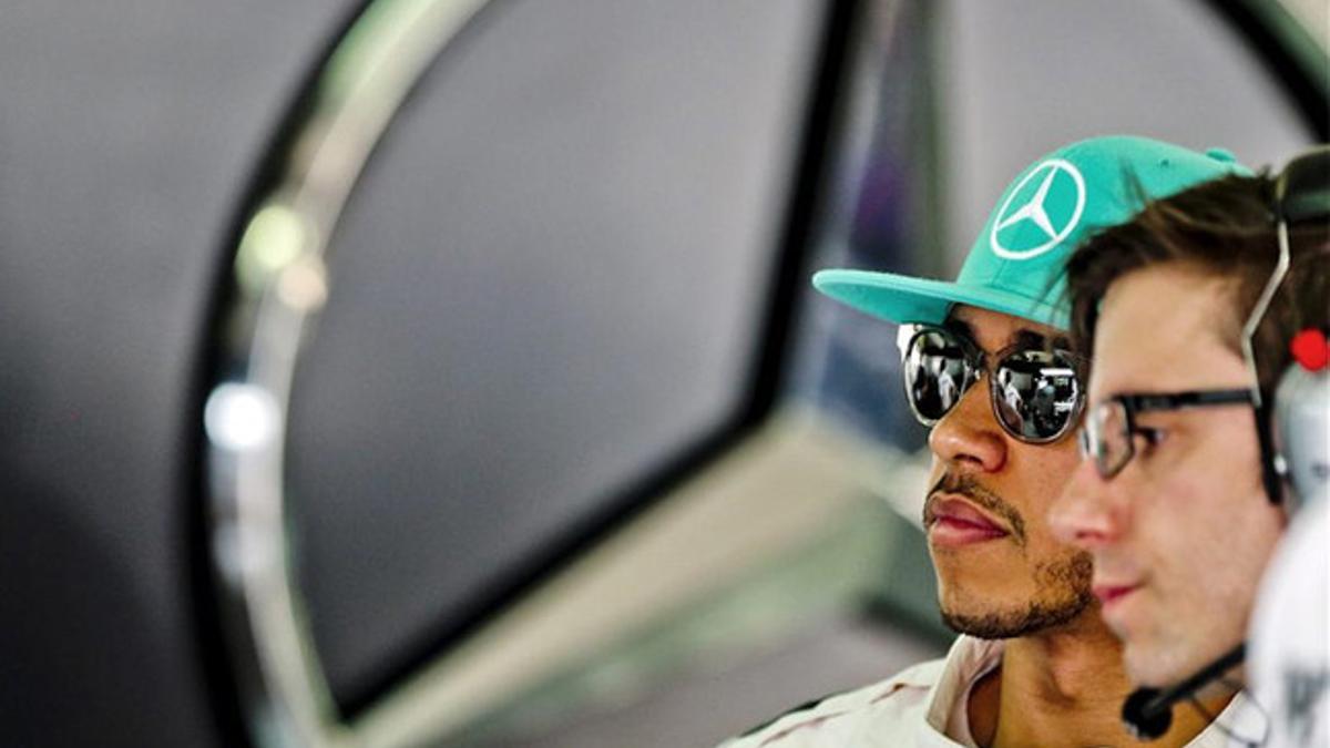 Hamilton, satisfecho con el trabajo realizado en el primer día de entrenamientos del GP de Malasia