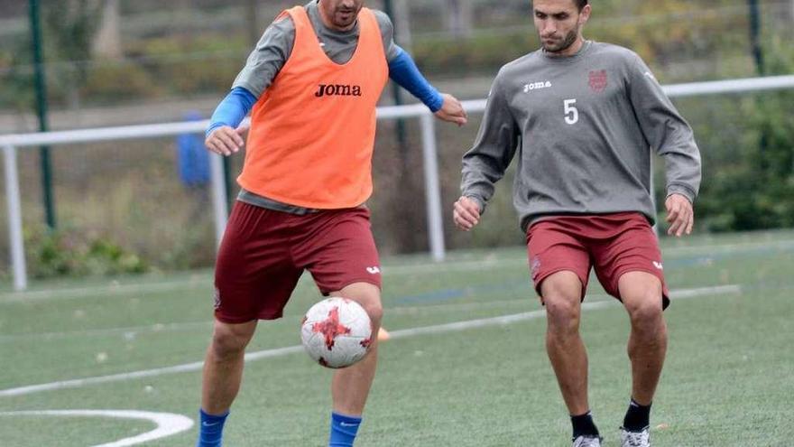 Mikel Arruabarrena y Churre durante un entrenamiento. // Rafa Vázquez