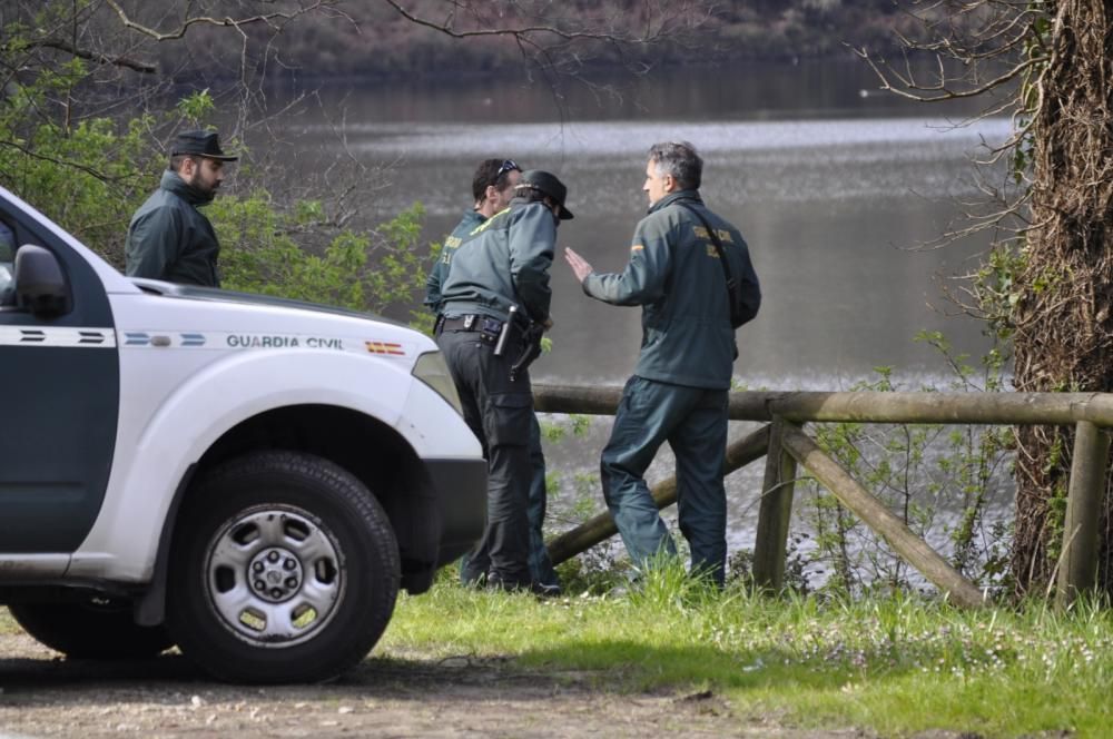 Búsqueda de pruebas en el embalse de Arbón por la muerte de Paz Fernández.