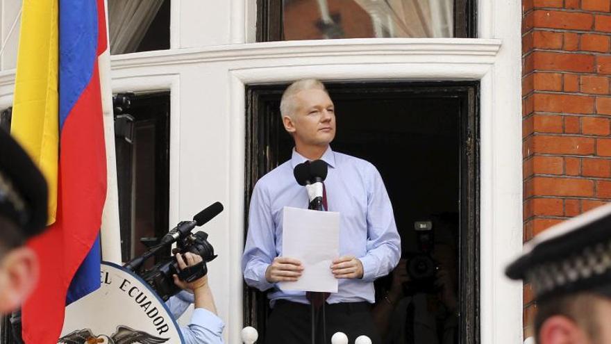 Julian Assange, en la embajada ecuatoriana de Londres.