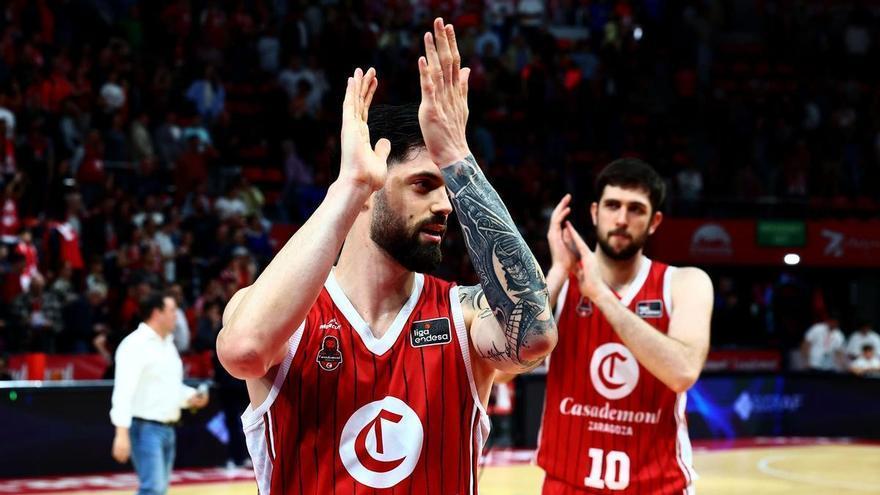 Santi Yusta y Devin Robinson, jugadores del Casademont, nominados al quinteto ideal de la ACB