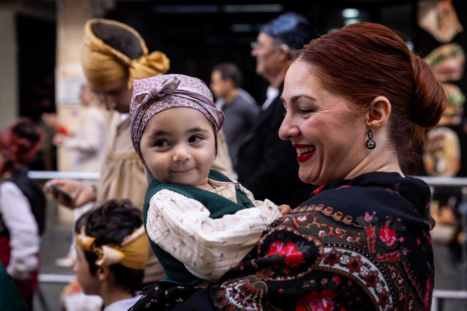 En imágenes | Zaragoza vive su día grande con la Ofrenda de Flores a la Virgen del Pilar