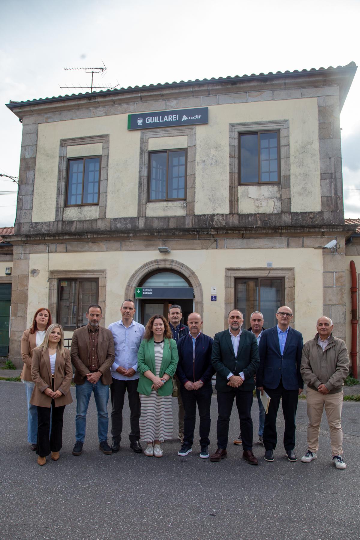 García Comesaña, Moisés Rodríguez y otros cargos del PP, hoy en Guillarei (Tui).