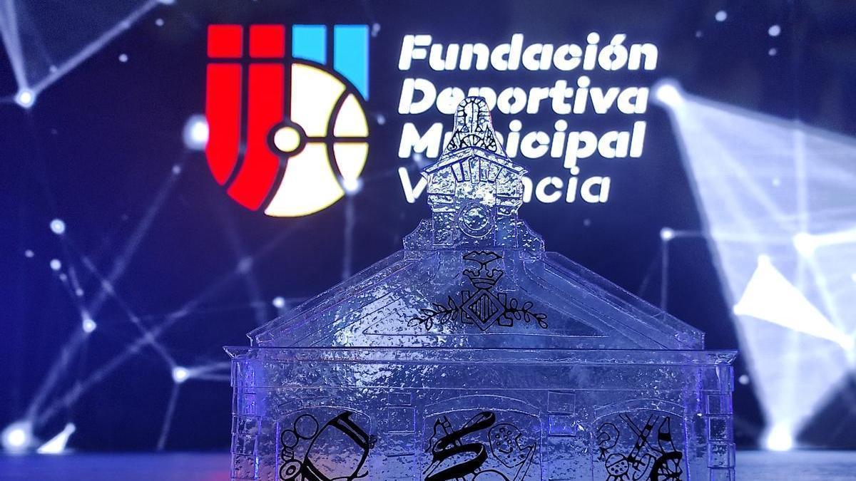 Imagen del trofeo de la FDM para los Premios al Mérito Deportivo de València