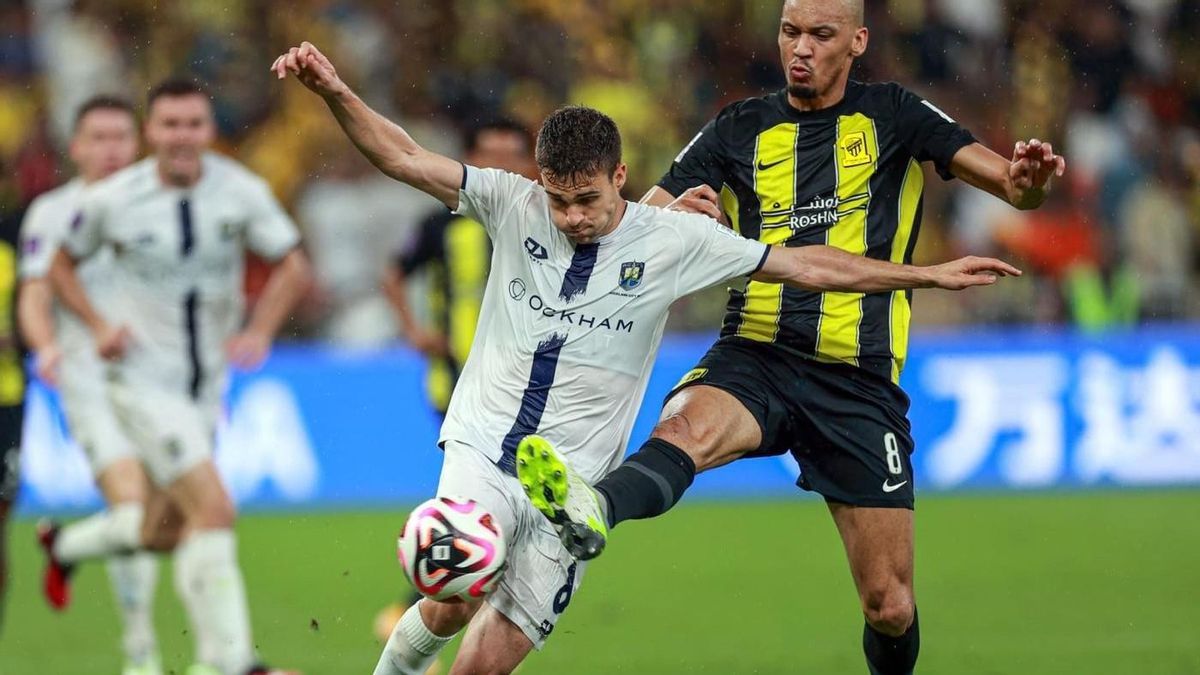 Gerard Garriga, junto a Fabinho, en el Mundial de Clubs de 2023.