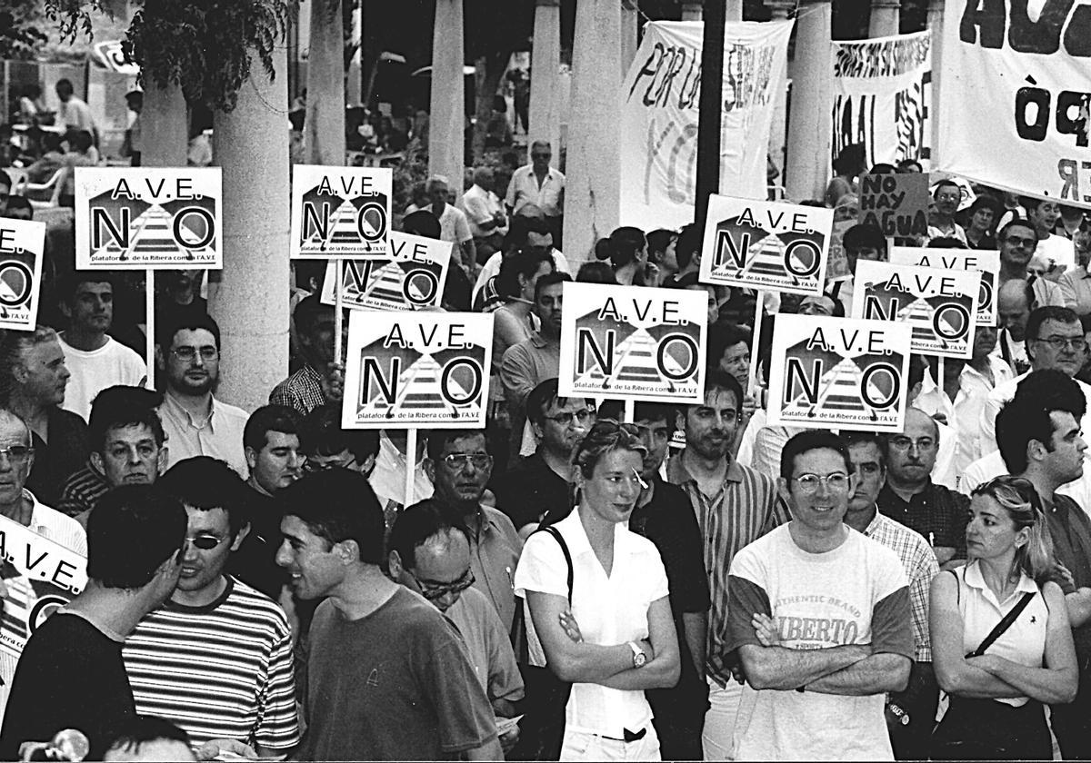 Manifestación contra el trazado del AVE