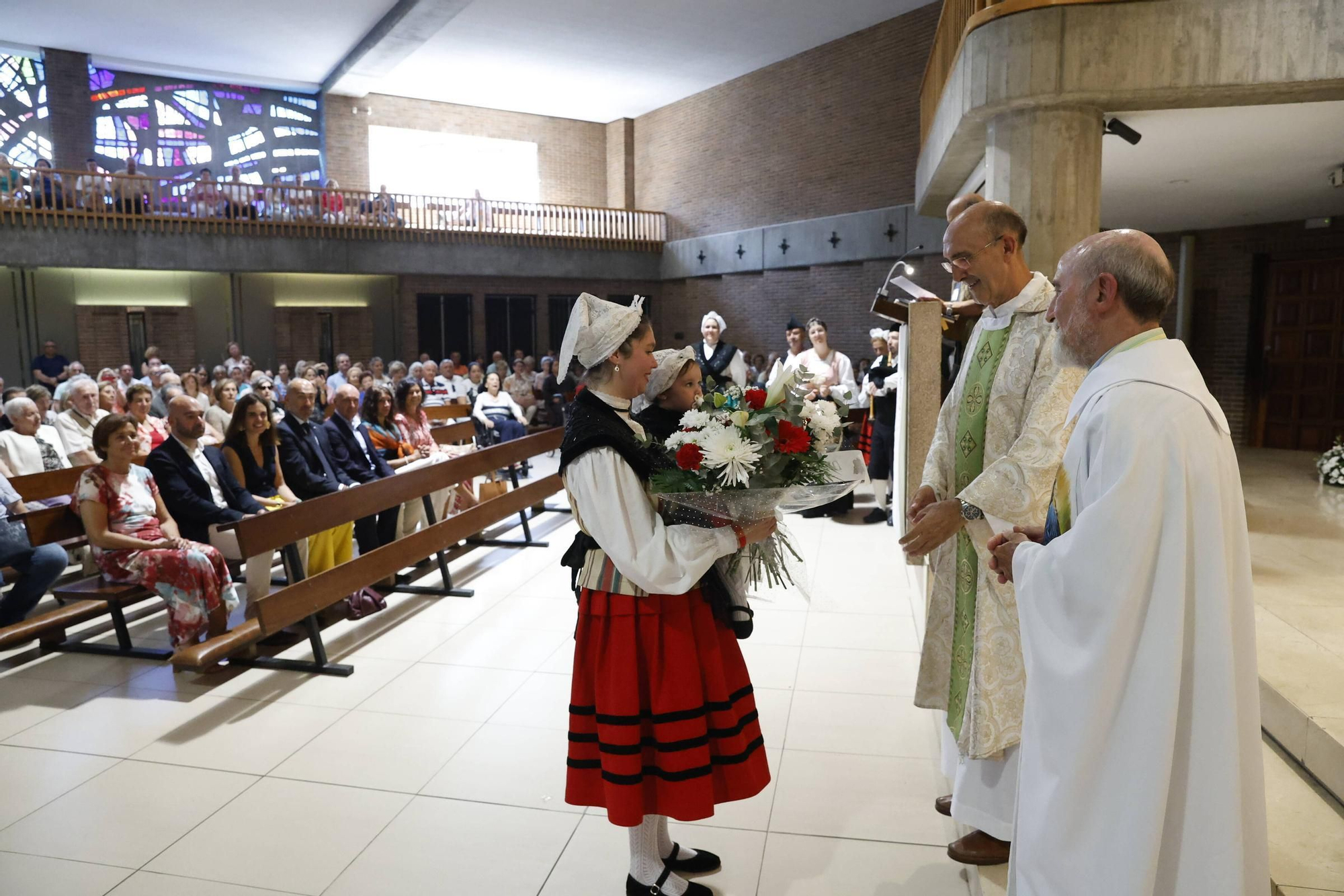 La misa por Begoña con los Carmelitas, en imágenes