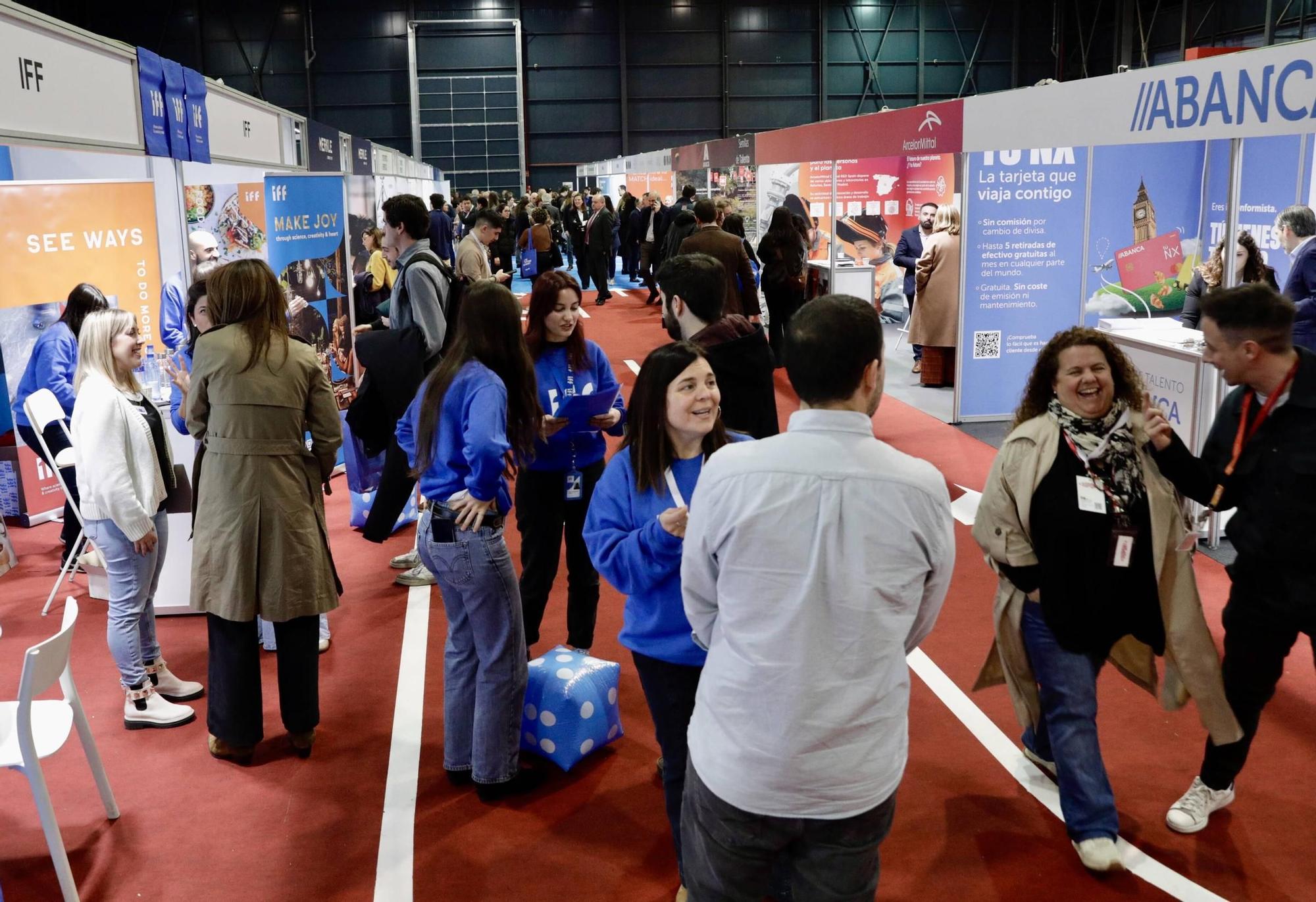 El segundo Foro de Empleo de la Universidad de Oviedo, en imágenes