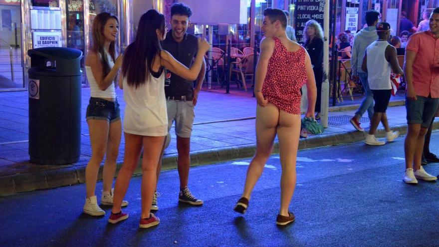 Calvià pone 24 denuncias por practicar sexo en la calle