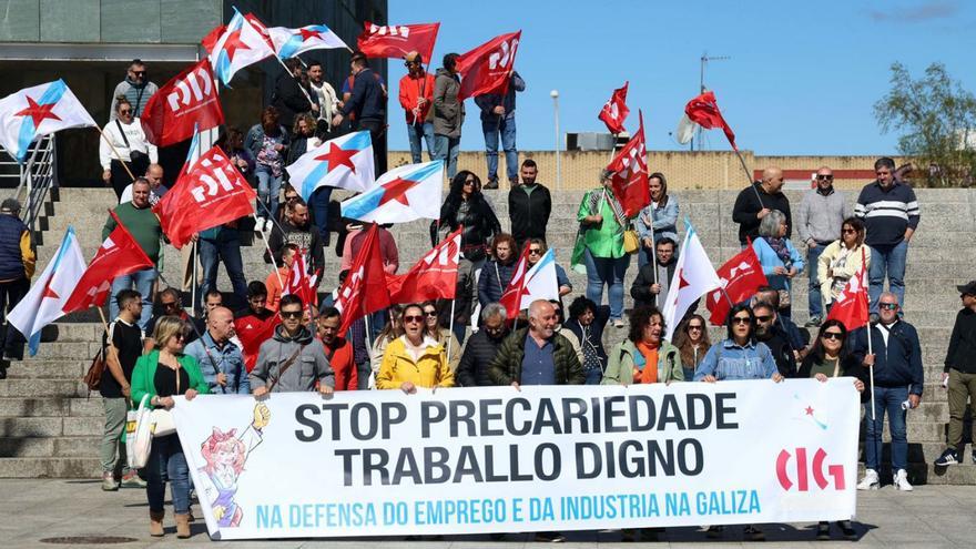 La CIG se manifestó ayer por las calles de Vilagarcía, partiendo del Auditorio.