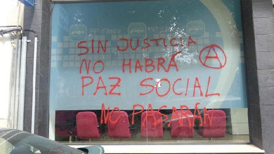 Actos vandálicos en la sede del PP en Inca