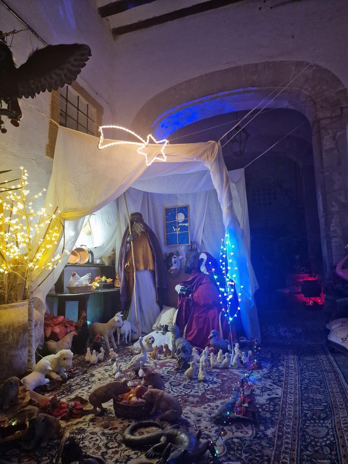 Traspas y Torijano vuelven a montar el belén en Ibiza