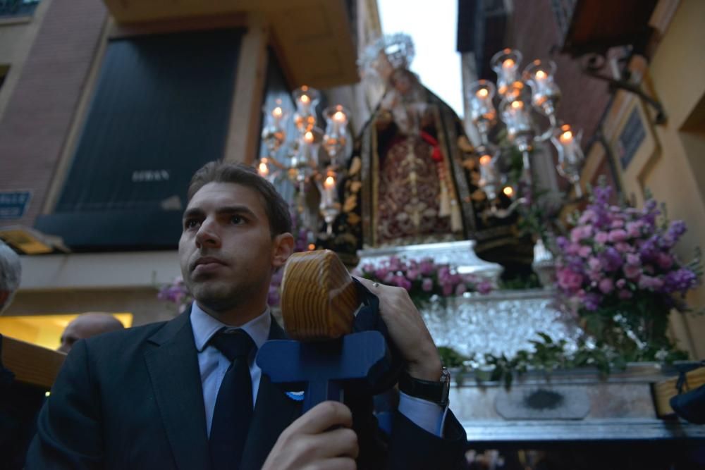 La procesión de la Virgen del Olvido marcha desde San Bartolomé