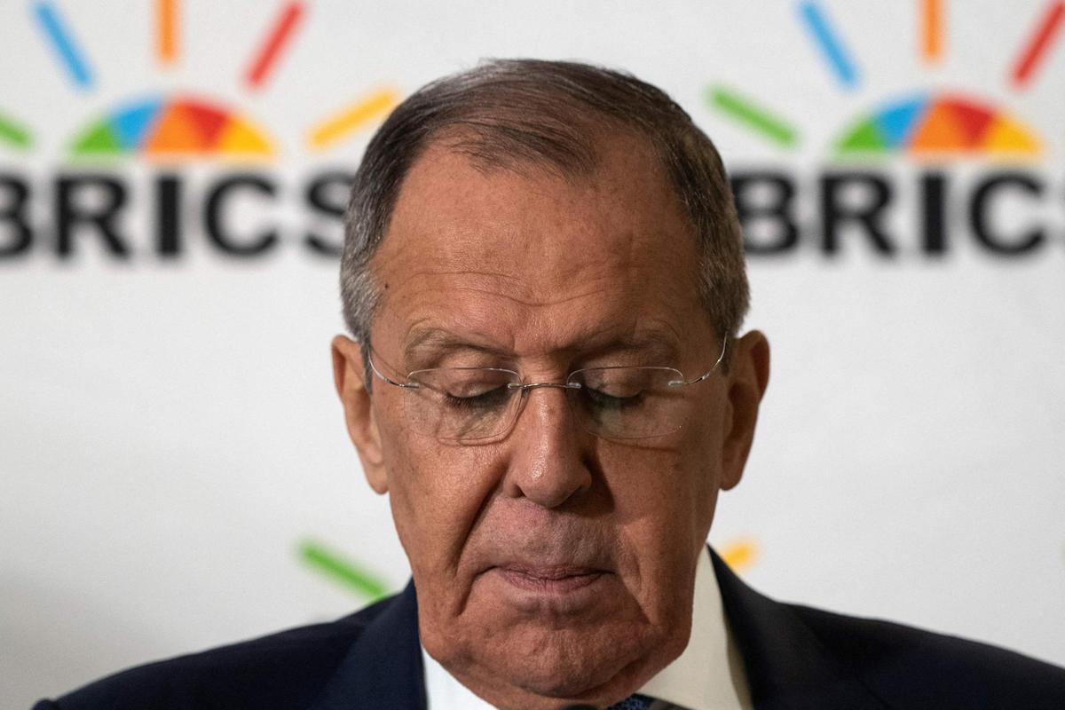 El ministro de Exteriores ruso, Sergei Lavrov, en la cubre de los BRICS en Ciudad del Cabo (Sudáfrica). El ministro de Exteriores ruso, Sergei Lavrov, en la cubre de los BRICS en Ciudad del Cabo (Sudáfrica).