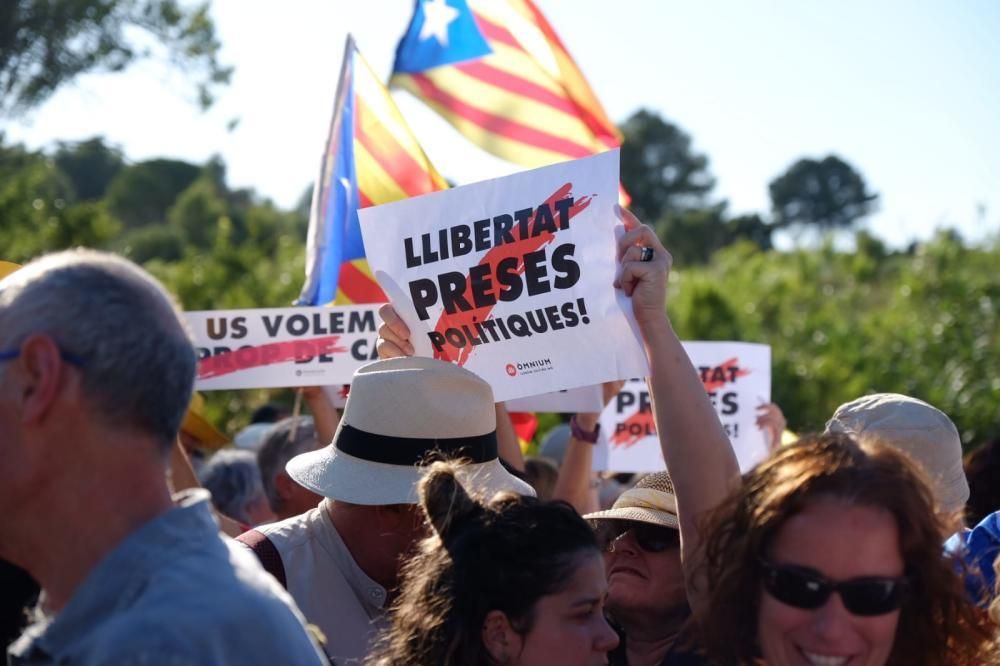 Concentració a la presó de Figueres en suport als independentistes presos