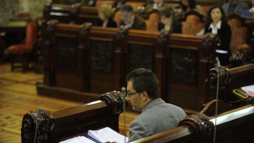 César Santiso, durante el pleno municipal.