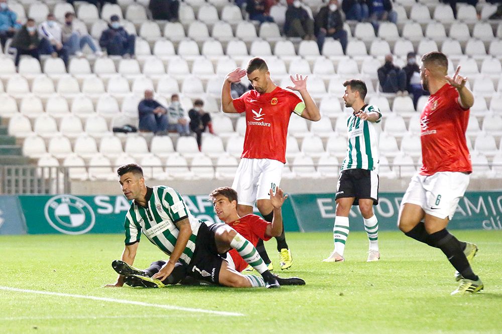 Las imágenes del Córdoba CF - Montijo