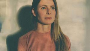 Emma Cline: "Les noies d’avui creixen cosificant-se a Instagram abans de saber qui són"