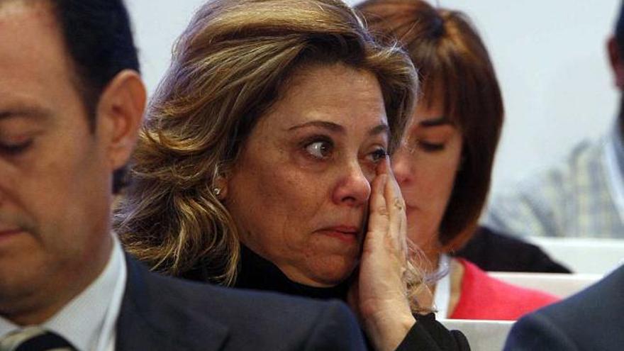 Macarena Montesinos, uno de los principales apoyos de José Joaquín Ripoll, libera la tensión tras confirmarse la victoria de éste en el congreso del PP