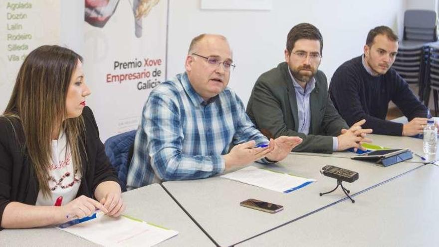 Beatriz Canda, Antonio Lamas, Pablo Fernández y Jesús Rey, ayer, en la sede de la AED. // Bernabé/Ana Agra