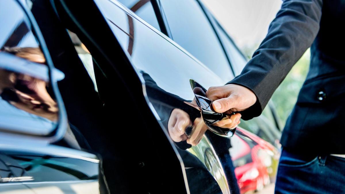 Clínicas Exö-Höllenback ofrece a sus pacientes un servicio de traslado privado gratuito.