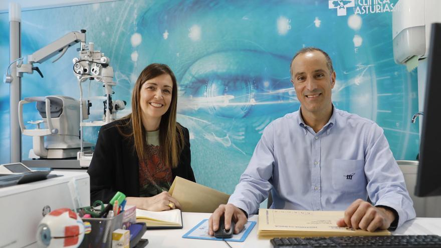 Los dos asturianos que devuelven la vista en África a quienes nunca pierden la sonrisa: una gran historia de solidaridad