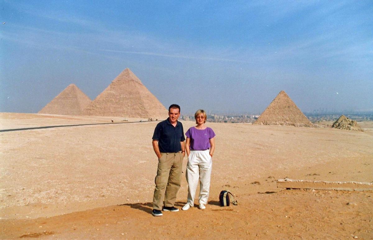 Mayte Galindo y Enric Moreno en sus viajes por el mundo. Mayte Galindo y Enric Moreno en sus viajes por el mundo.
