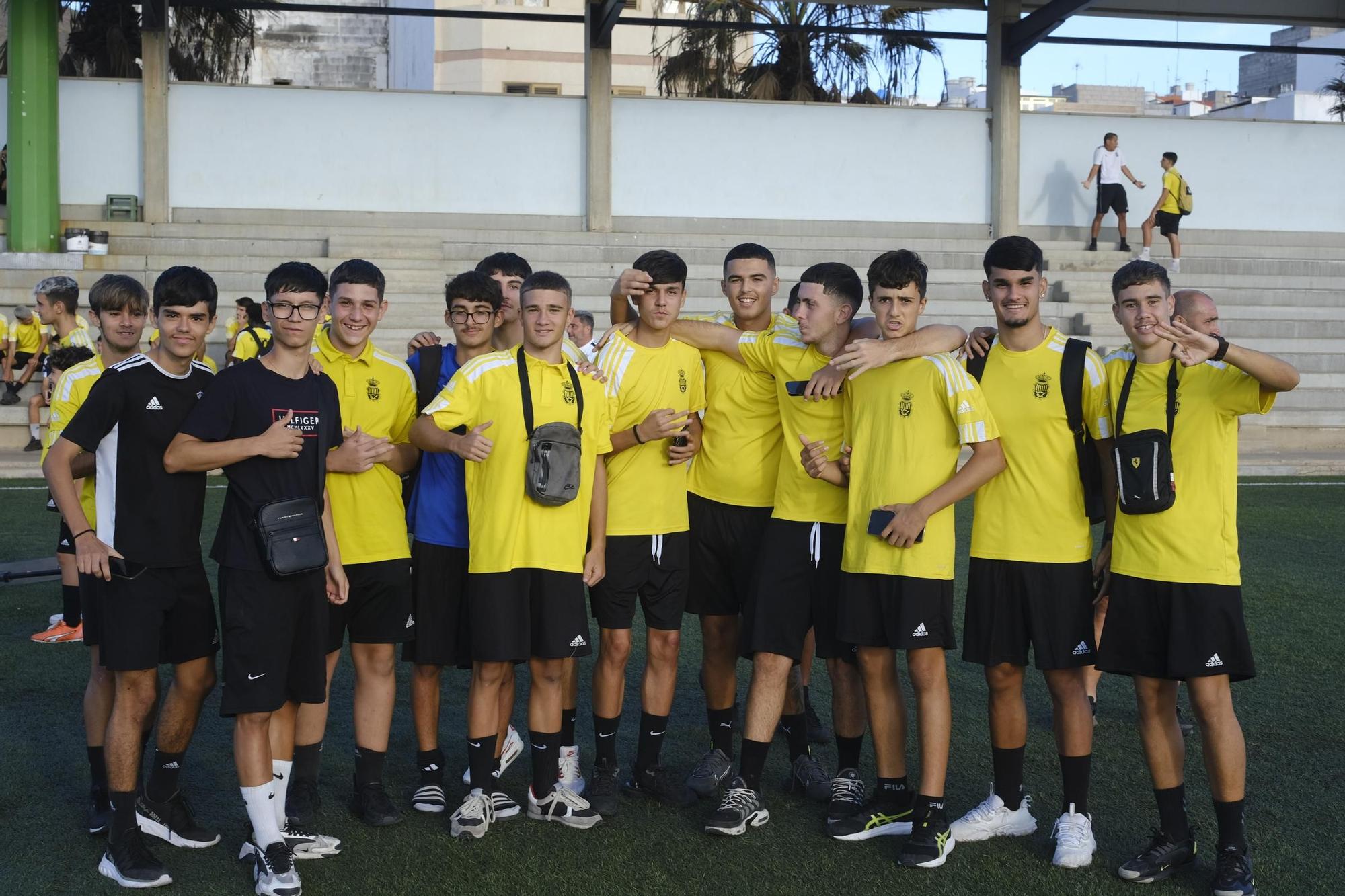 Presentación de la cadena de fútbol del Real Club Victoria.