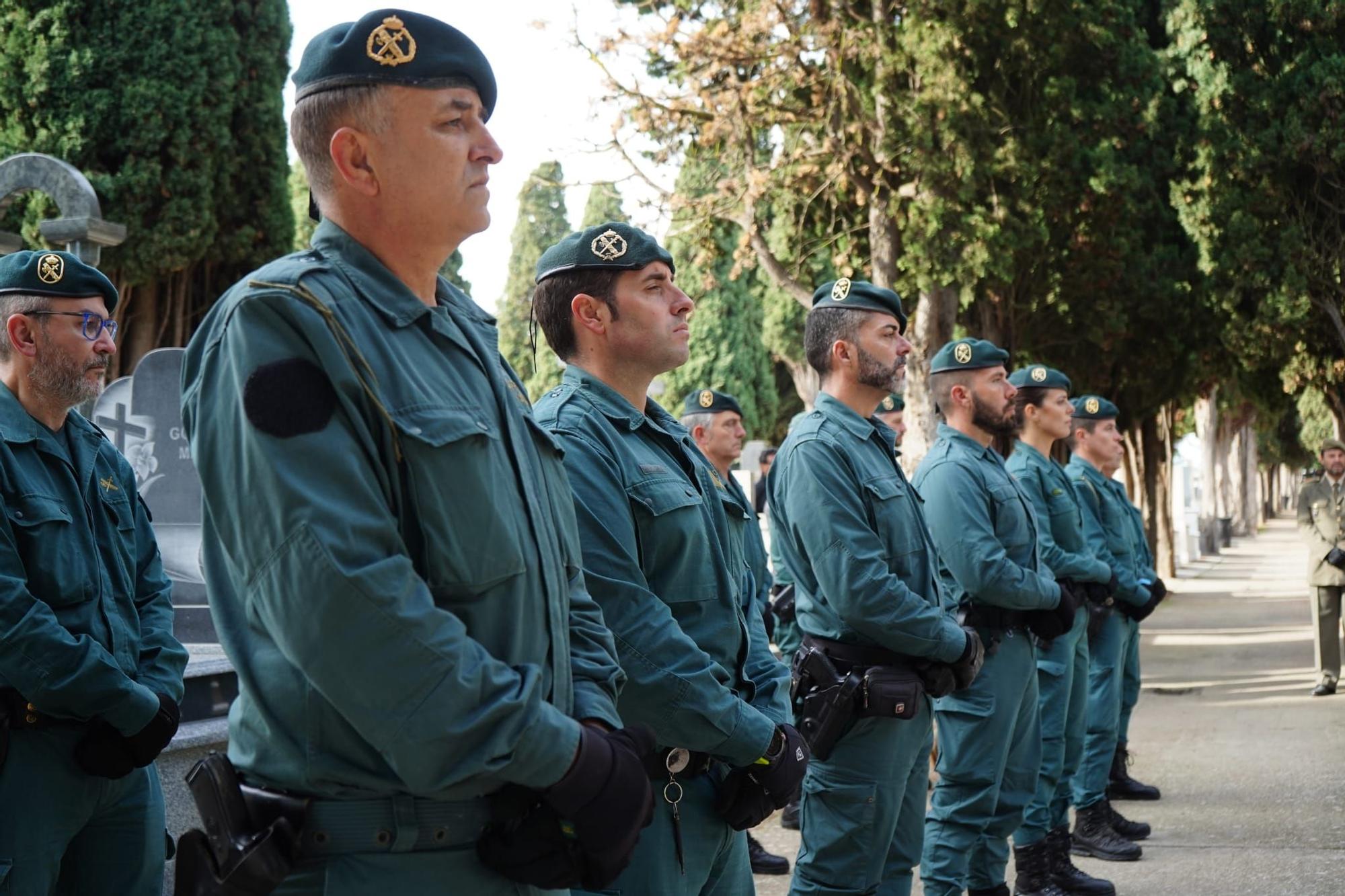 GALERÍA | El homenaje a las Fuerzas Armadas en el cementerio de Zamora, en imágenes