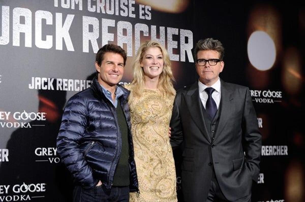 TOM CRUISE, ROSAMUND PIKE Y CHRISTOPHER MCQUARRIE
