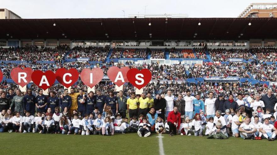 Foto de familia en el partido entre los veteranos del Real Madrid y el Real Zaragoza en noviembre de 2019, cuando se batió el récord de recaudación. | JAVIER BELVER