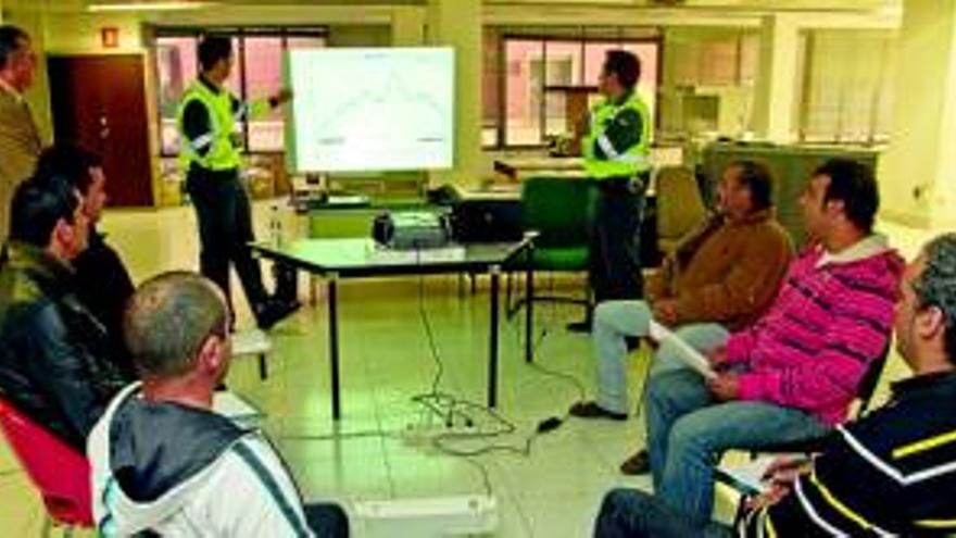 Cerca de cien conductores condenados esperan hacer el taller de seguridad vial