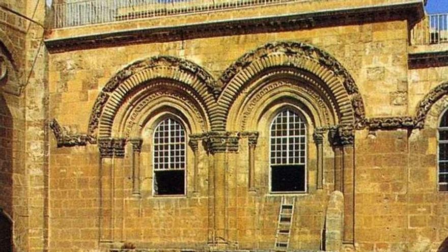 Puerta de acceso al Santo Sepulcro.