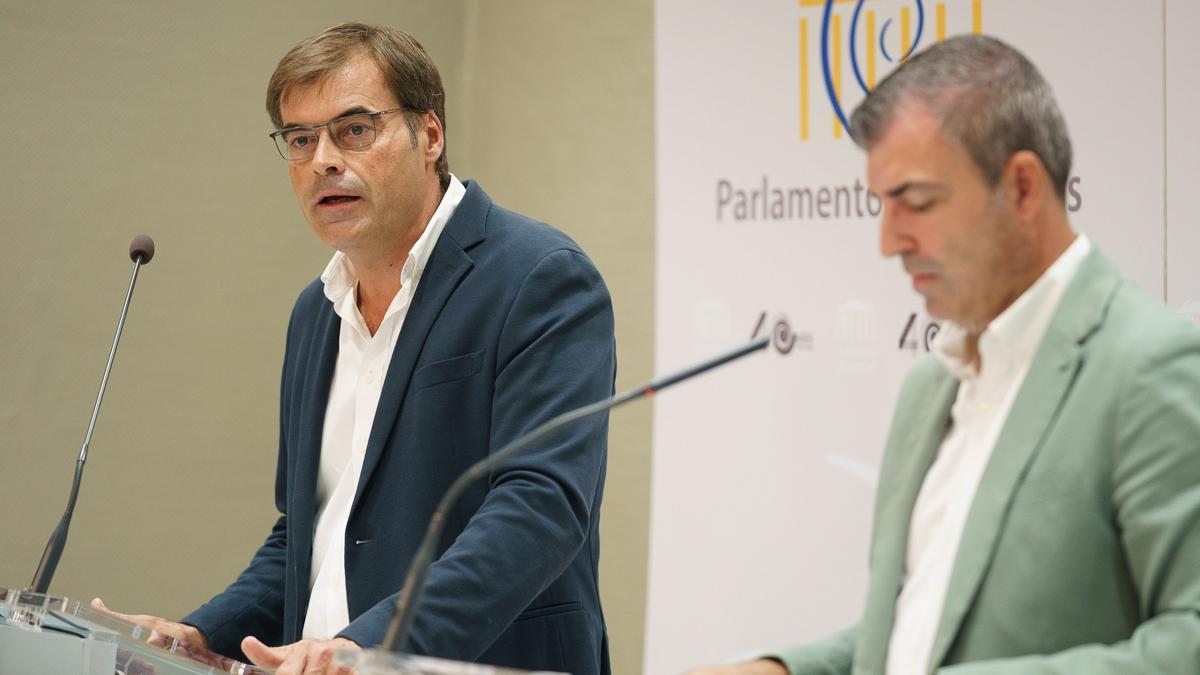 Fernando Enseñat  y Manuel Domínguez, del PP de Canarias.