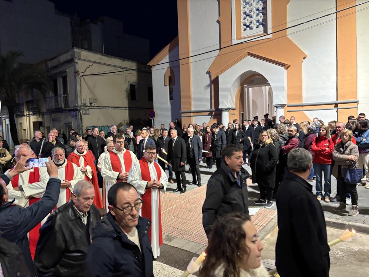 Las imágenes de la multitudinaria procesión de subida de la imagen del Santísimo Cristo del Mar de Benicarló