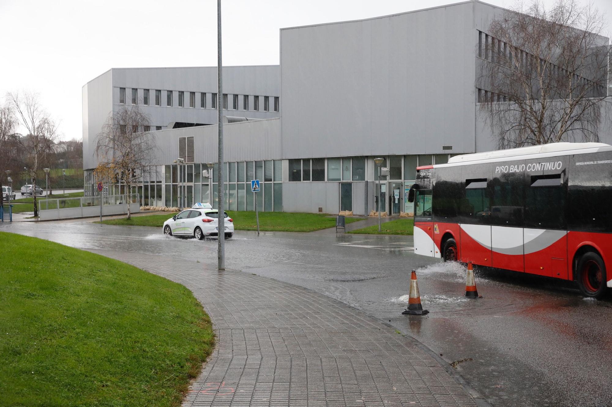 EN IMÁGENES: El temporal en Asturias deja las primeras inundaciones por las lluvias, incidencias en los trenes y vuelos suspendidos