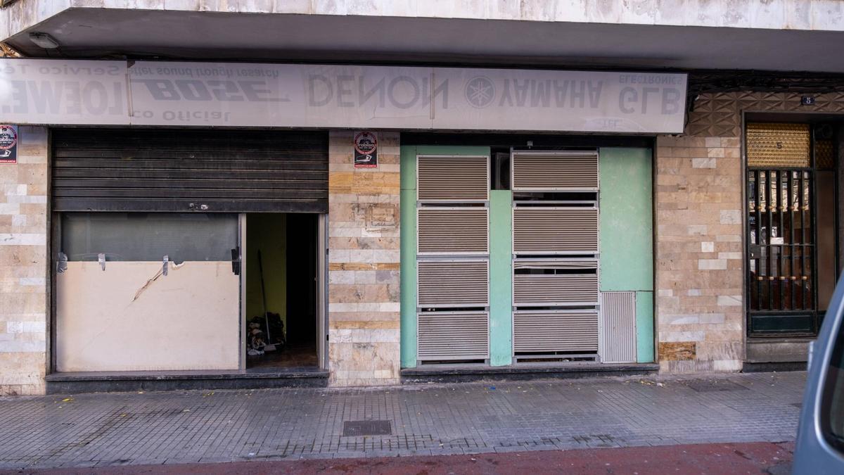 Exterior del local donde se ha producido el incendio.