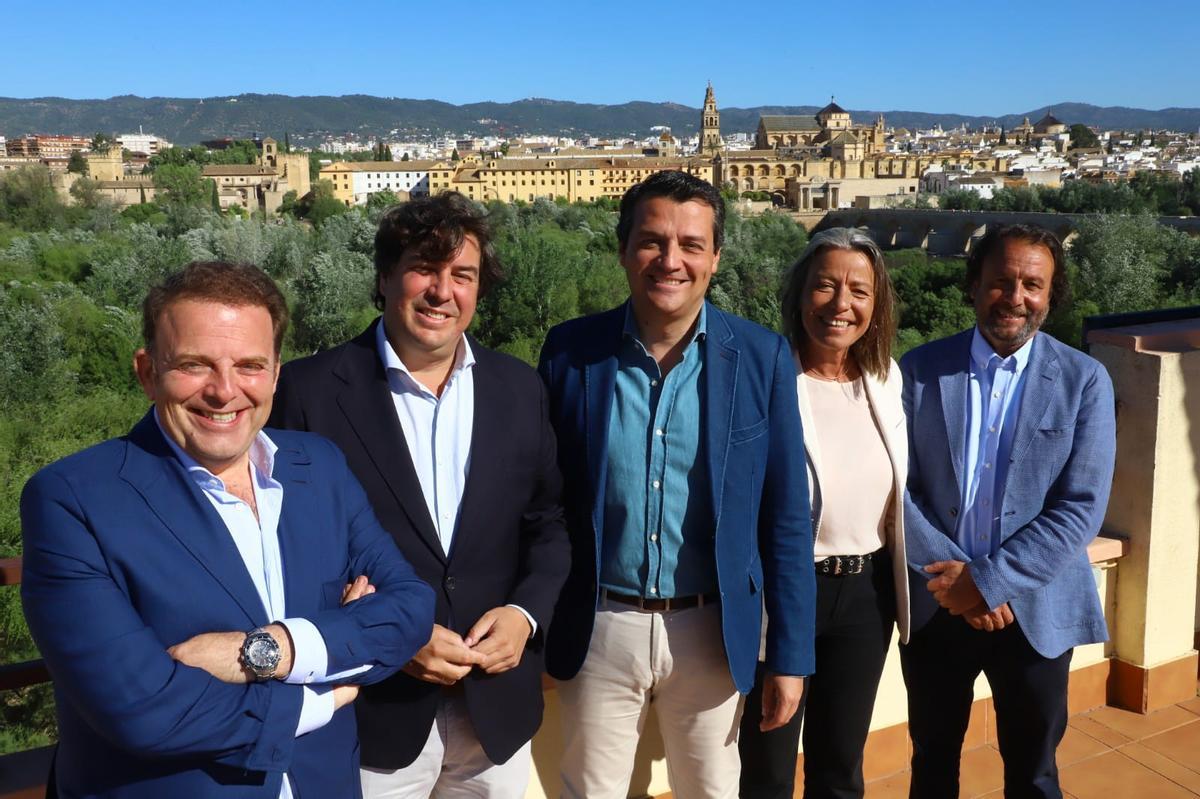 Julián Urbano, Jesús Coca, José María Bellido, Isabel Albás y Daniel García Ibarrola, este domingo en el hotel Hesperia.