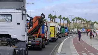 El plazo para evitar nuevos paros en el transporte de mercancías en Canarias se agota