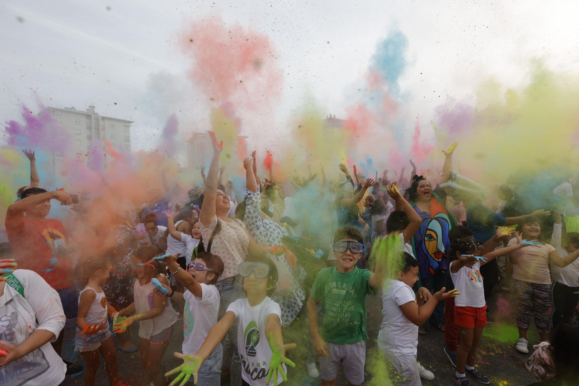 EN IMÁGENES: Así fue la "Holi party" de San Mateo en La Corredoria