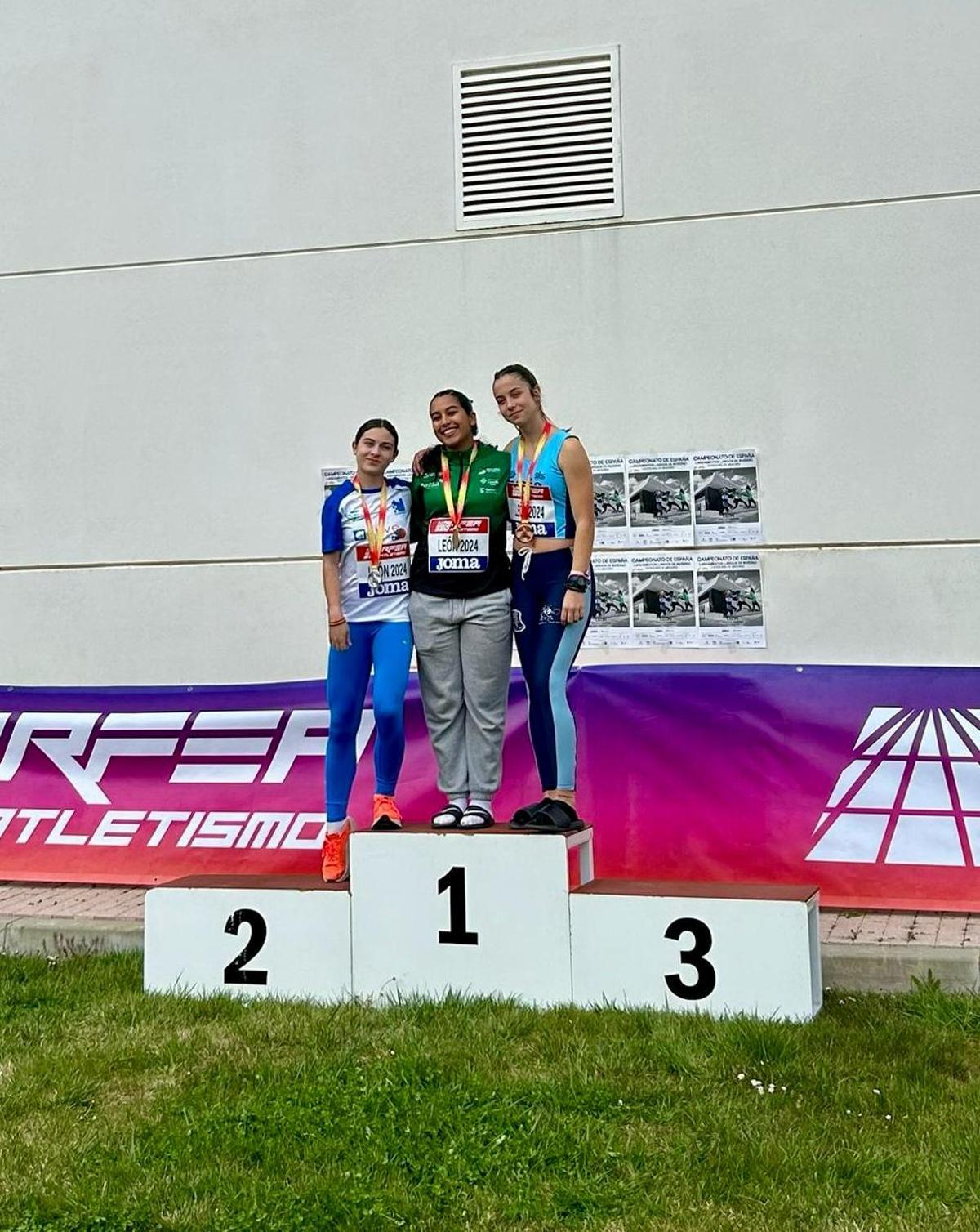 Alia Ezraigainatte se subió a lo más alto y se proclamó campeona de España en la jabalina.