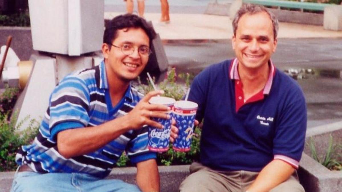 Armando Jesús Lovera (izquierda) con Robert Prevost, futuro León XIV