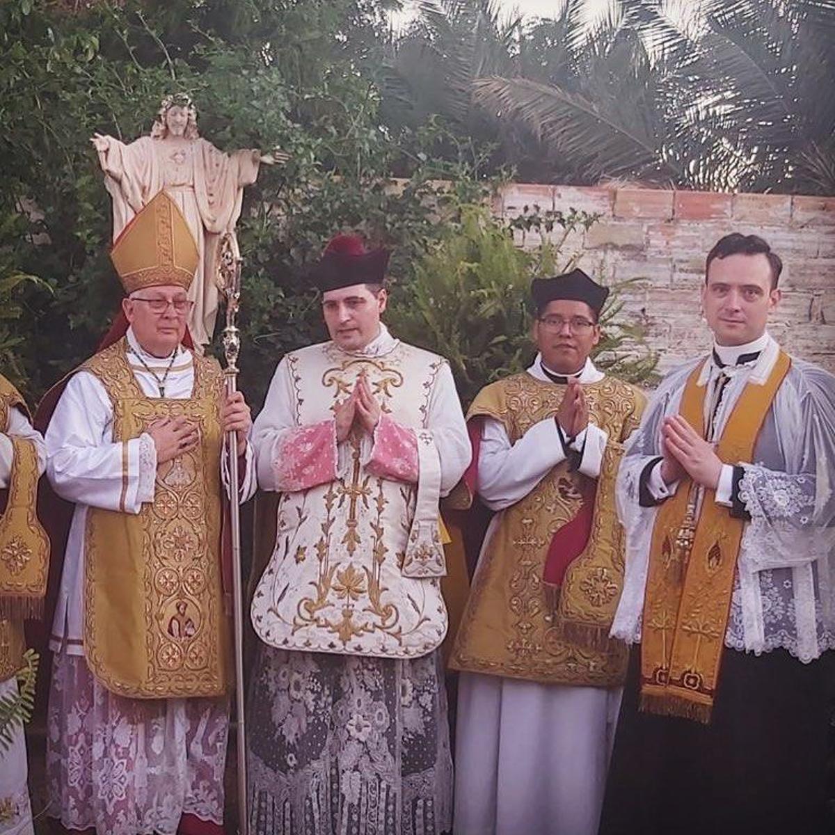 Subirón, De Rojas y otros miembros de los Misioneros de la Inmaculada Concepción de María