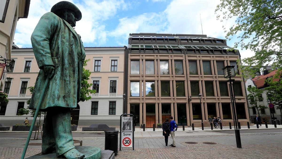 Ciudadanos en el centro de Oslo, la capital noruega.