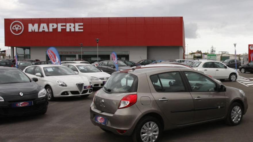 Coches en la Ciudad del Automóvil de Málaga.