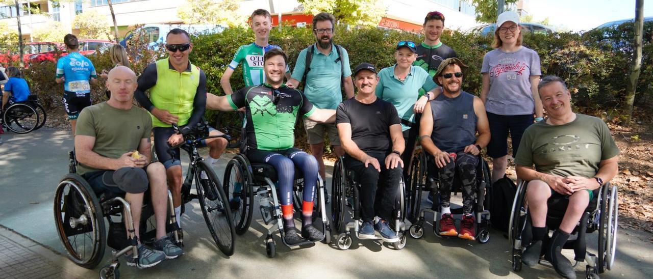 Participantes en la Paracycling Cup, esta mañana en Cáceres.