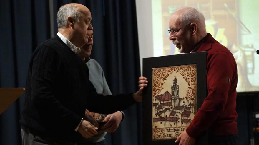 Acto de presentación del calendario solidario de Xàtiva.