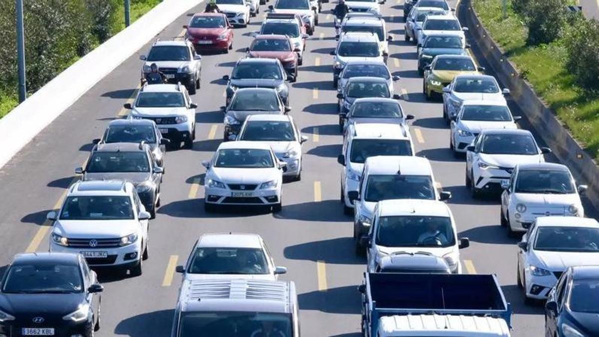 Das ist Alltag auf der Ringautobahn von Palma, der Ma-20.